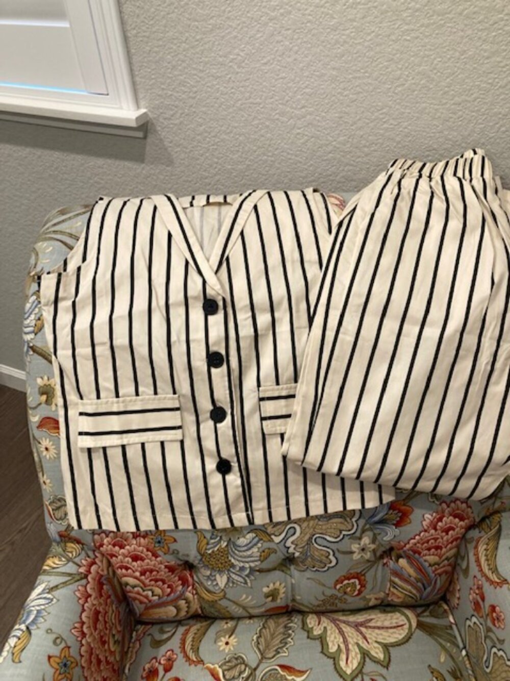 Striped Set in Cream and Black - Sleeveless Pant Suit - NEVER WORN